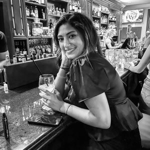 Meet your Posher, Daniela